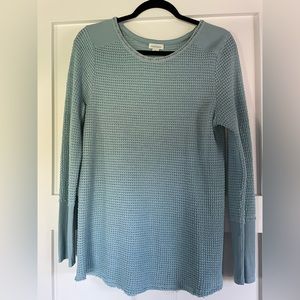 SUNDANCE Waffle Weave Boucle Henley, Aqua, Size Medium.
